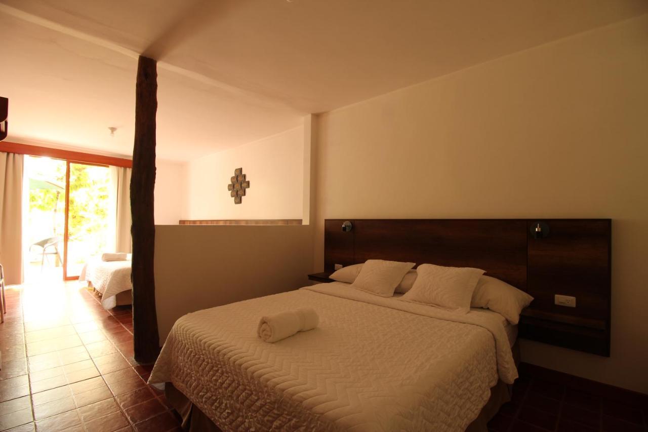 Lava House Hostal ปูแอร์โตอาโยรา ภายนอก รูปภาพ