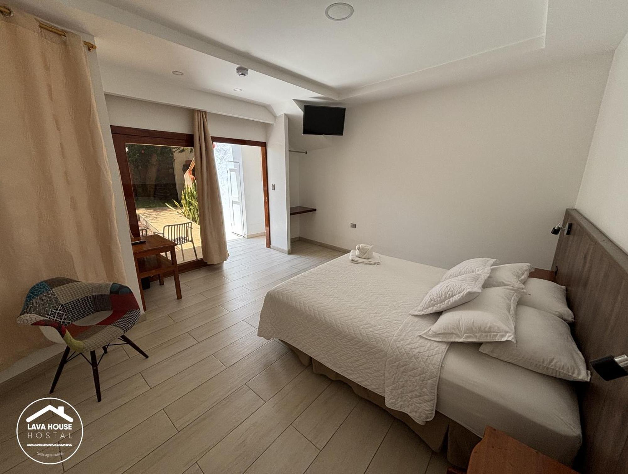 Lava House Hostal ปูแอร์โตอาโยรา ภายนอก รูปภาพ